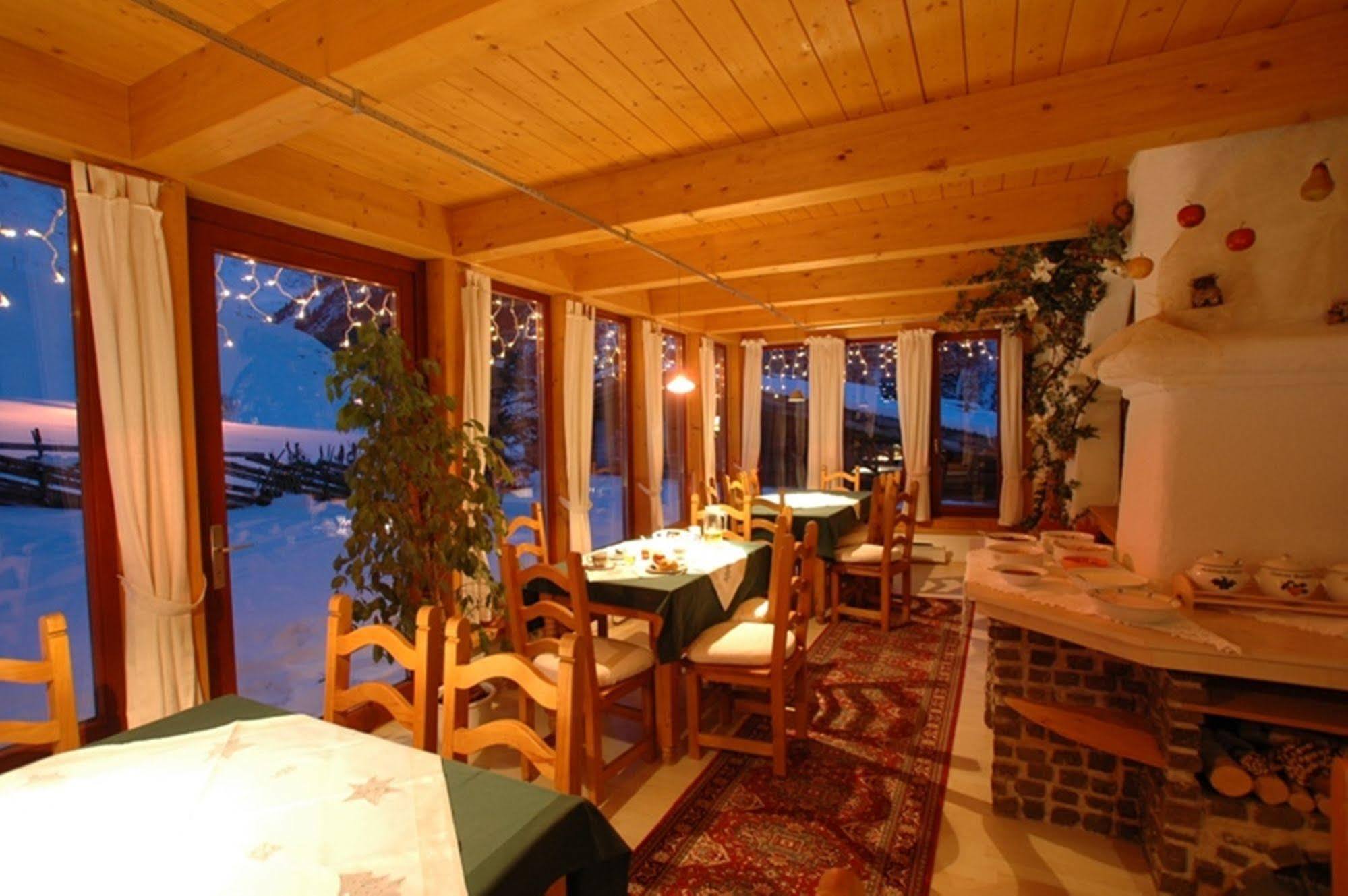 Hôtel Landhaus Edelweiss à Sankt Leonhard im Pitztal Extérieur photo