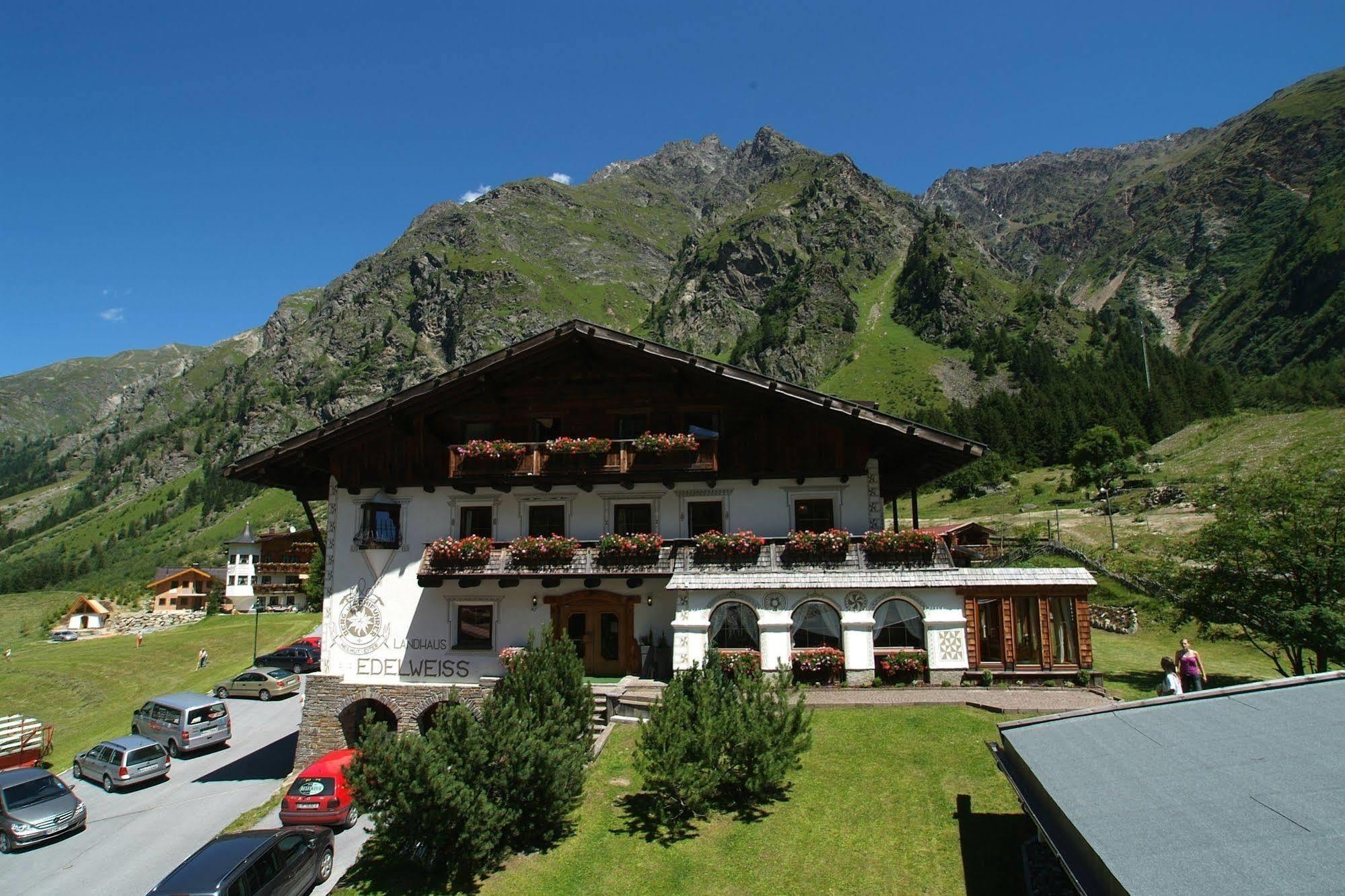 Hôtel Landhaus Edelweiss à Sankt Leonhard im Pitztal Extérieur photo