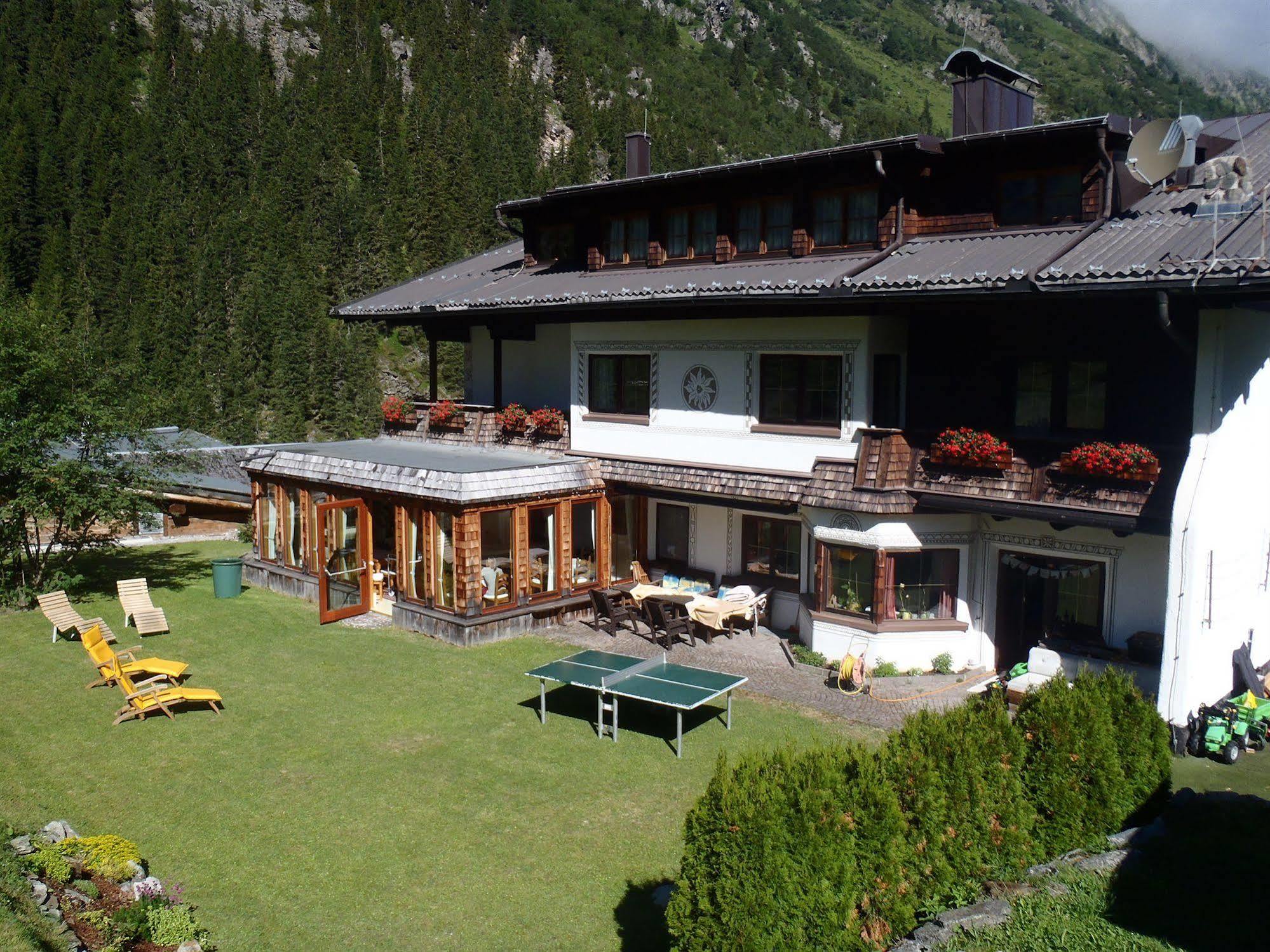 Hôtel Landhaus Edelweiss à Sankt Leonhard im Pitztal Extérieur photo